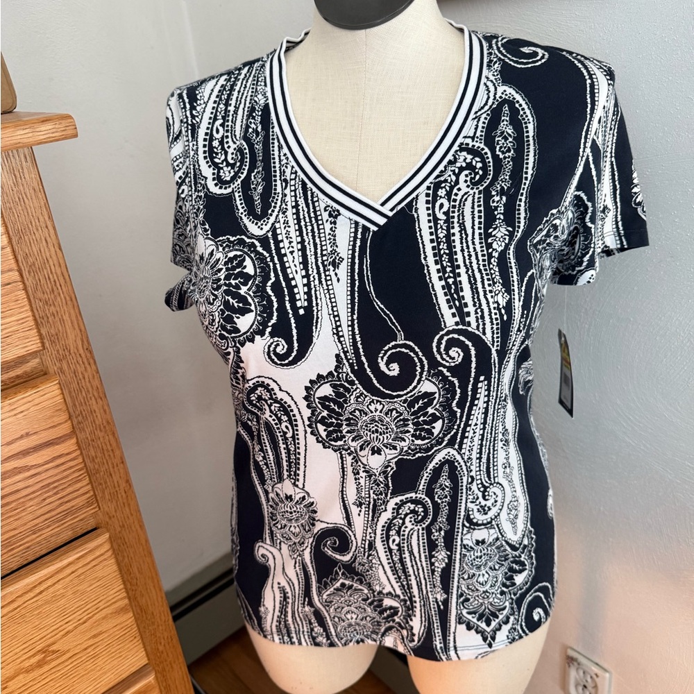 New medium nautical jeans v neck top